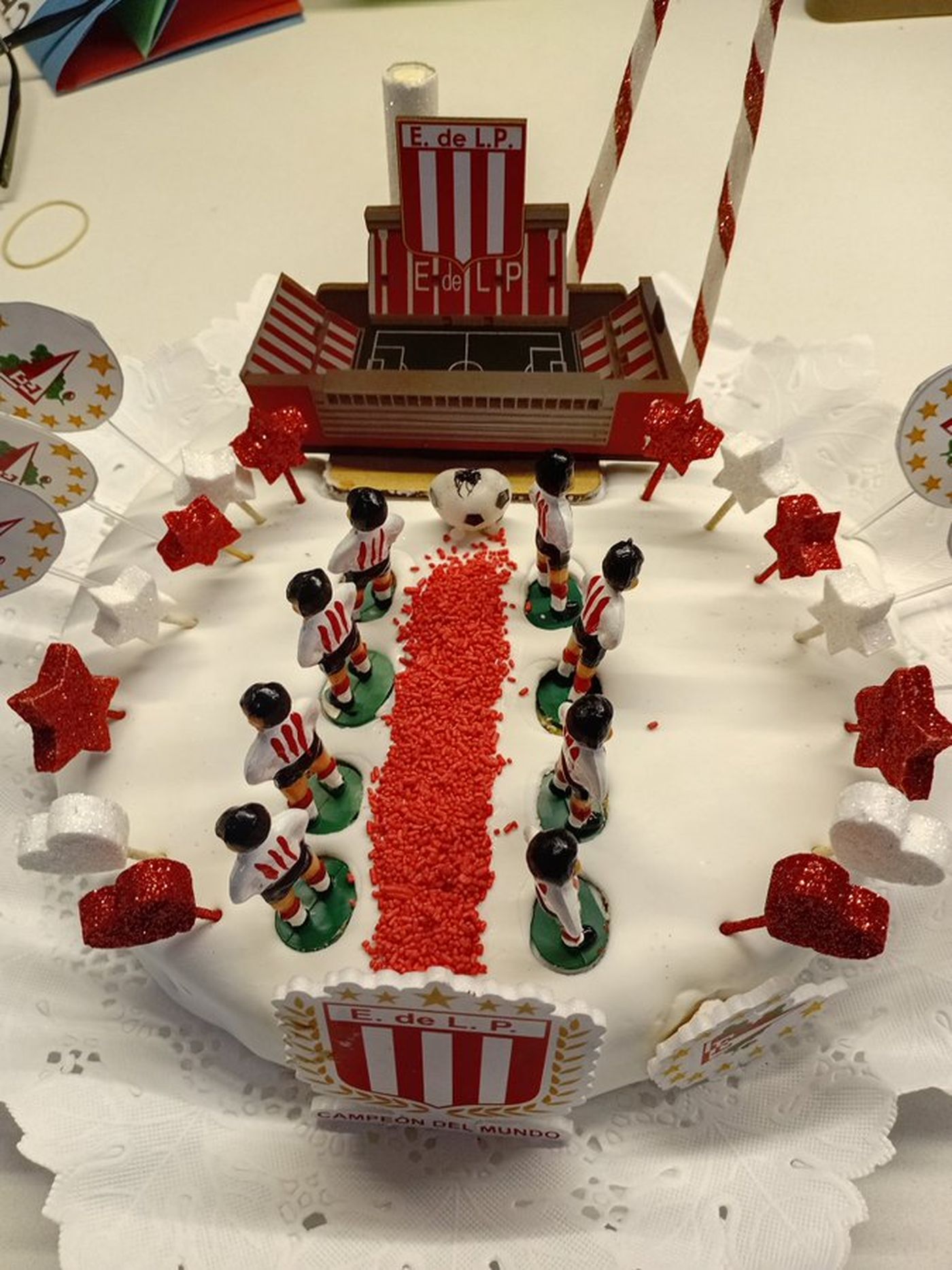 El pasillo de Estudiantes hecho torta.