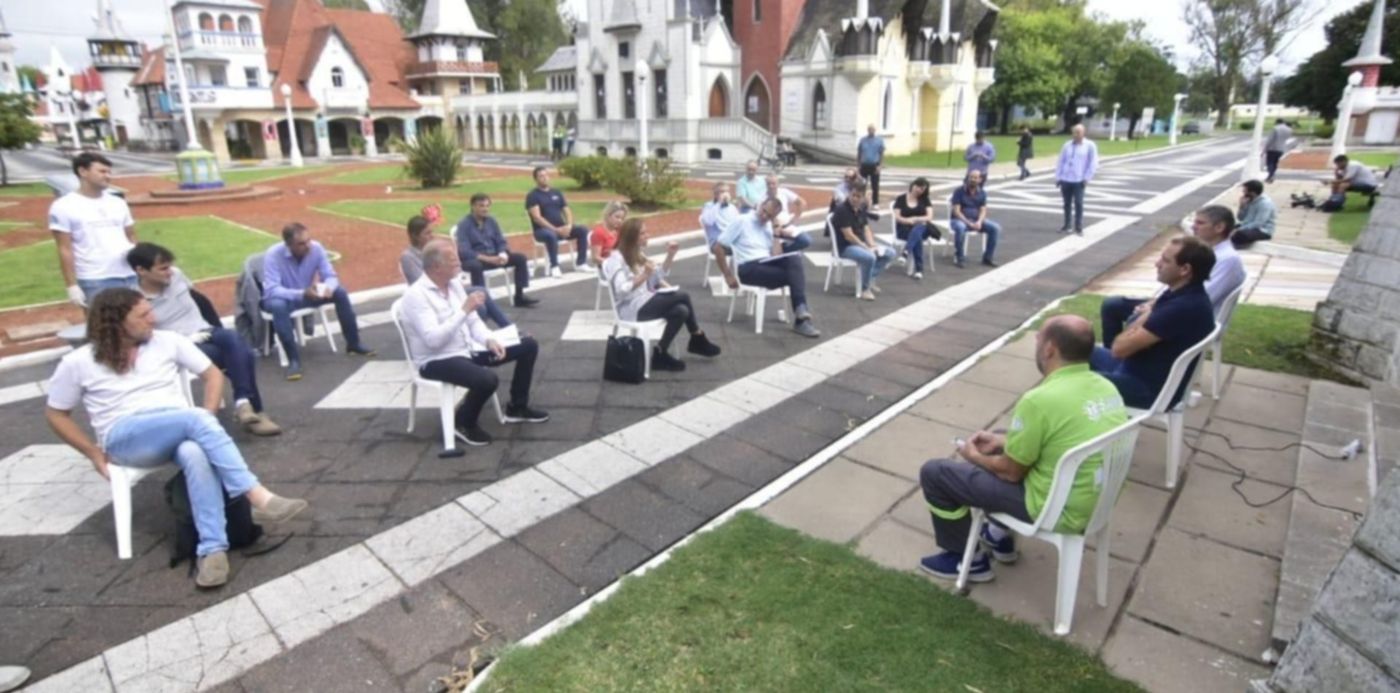 1585167074104.jpeg?oh=853&y=145&width=1263&height=631&ow=1280&x=11&rotate=0&scaleX=1&scaleY=1&&cw=1920&ch=950