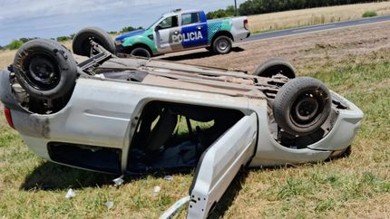 Perdió el control del auto, chocó y terminó internada en La Plata