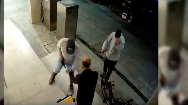 ?era el ultimo pedido?, la angustia del glover de la plata asaltado mientras repartia