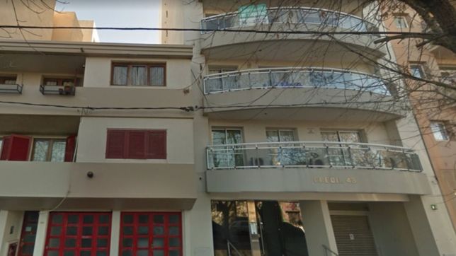 insolito: policias se quedaron atrapados en el ascensor y el delincuente escapo