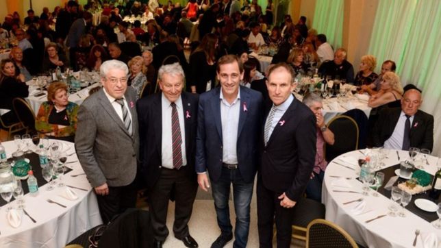 el club capital chica cumplio 82 anos y lo celebro con una gran cena show
