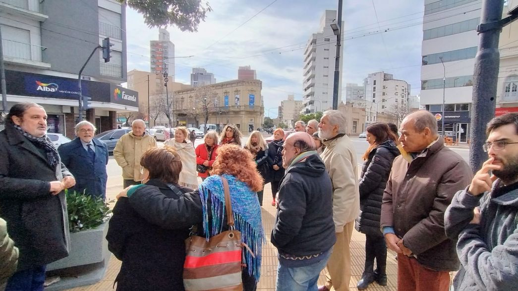 Se realizó un homenaje por el Día del Escritor en la Plazoleta Leopoldo Lugones