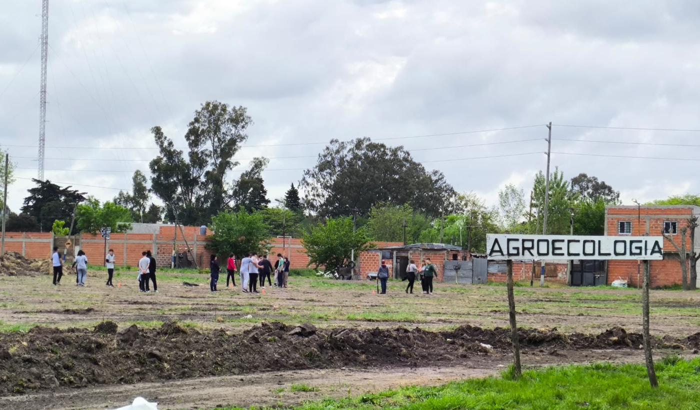 Portada escuela agrotécnica terrenos (1).png