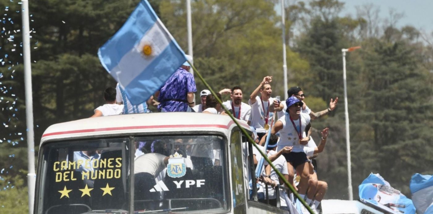 Messi la Copa del Mundo y la caravana de los campeones no pasar