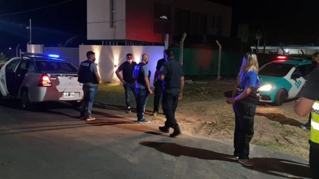 desarticularon dos fiestas clandestinas en la plata: una se extendio hasta la manana