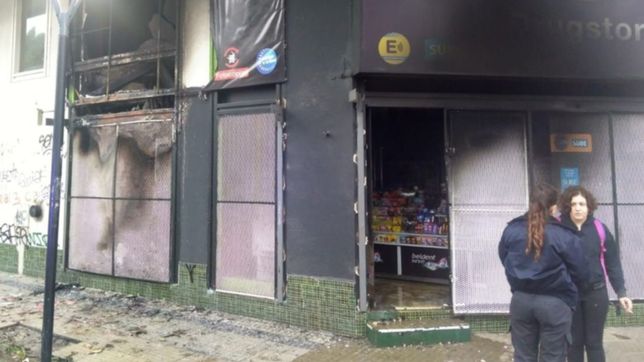 susto y tension en pleno centro: se incendio un local de calle 12