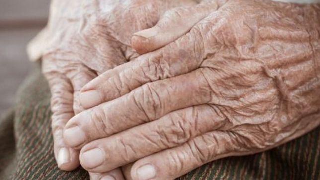 aislaron a dos abuelos de un geriatrico de la plata tras una muerte por coronavirus