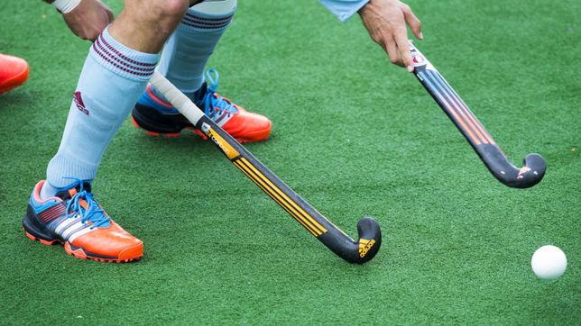 dolor y conmocion por la muerte de un jugador de hockey sobre cesped