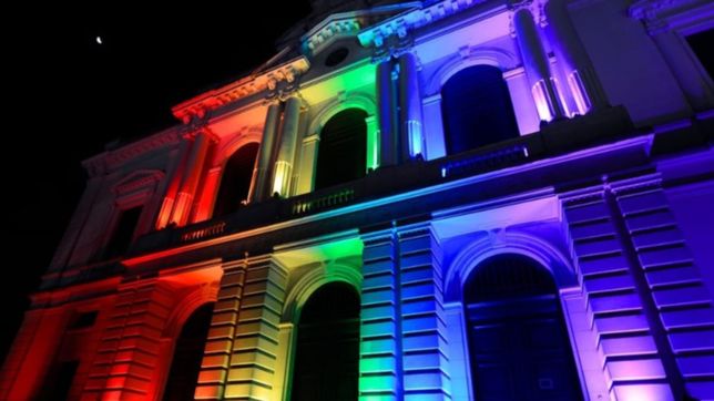 iluminaran los edificios del banco provincia con los colores de la diversidad