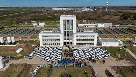 ABSA inauguró su primera planta embotelladora y producirá hasta 8.400 bidones al día