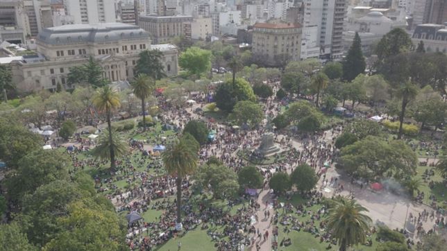 plaza san martin exploto con las ferias, la asamblea latinoamericana y el fulbito