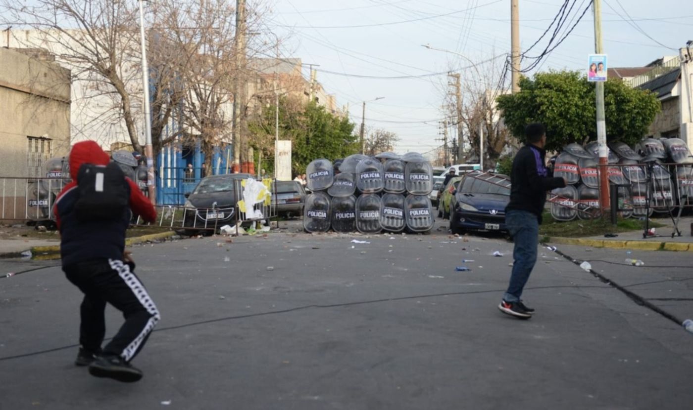 WhatsApp Image 2023-08-09 at 18.46.39 (1) - Morena Domínguez, Morena Domínguez Lanús, Morena Domínguez Infarto, ´Protesta en Lanús por la muerte de Morena Domínguez, Tensión en comisaría de Lanús por la muerte de Morena Dominguez,