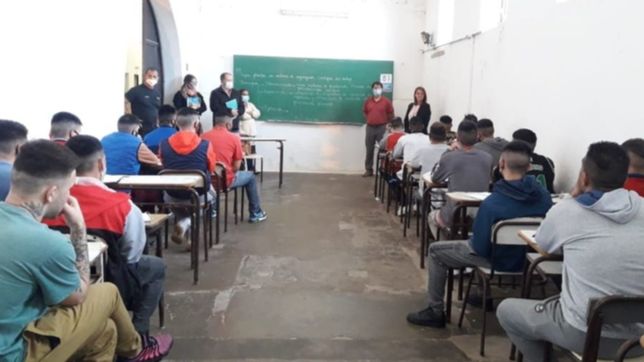 la palabra de alumnos de carceles bonaerenses: la escuela me ayuda a ser mejor persona