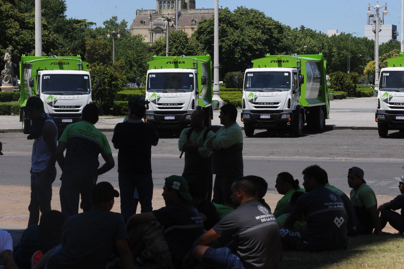 Basura camiones plaza moreno recoleccion.jpg