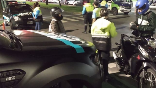 lo pararon en un control de rutina y termino preso por tener un arma