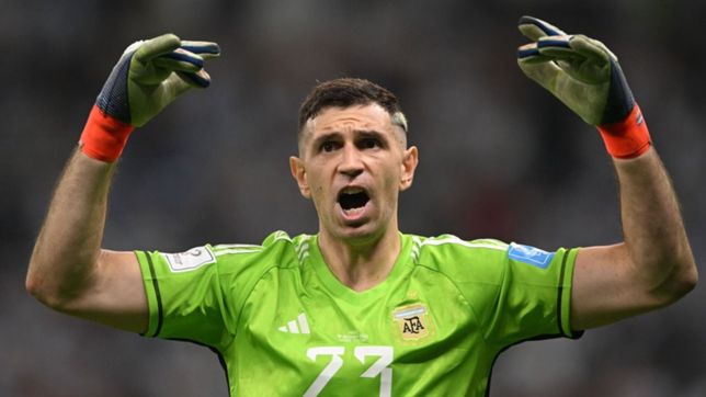 un gigante de europa puso la mira en dibu martinez tras su consagracion en el mundial