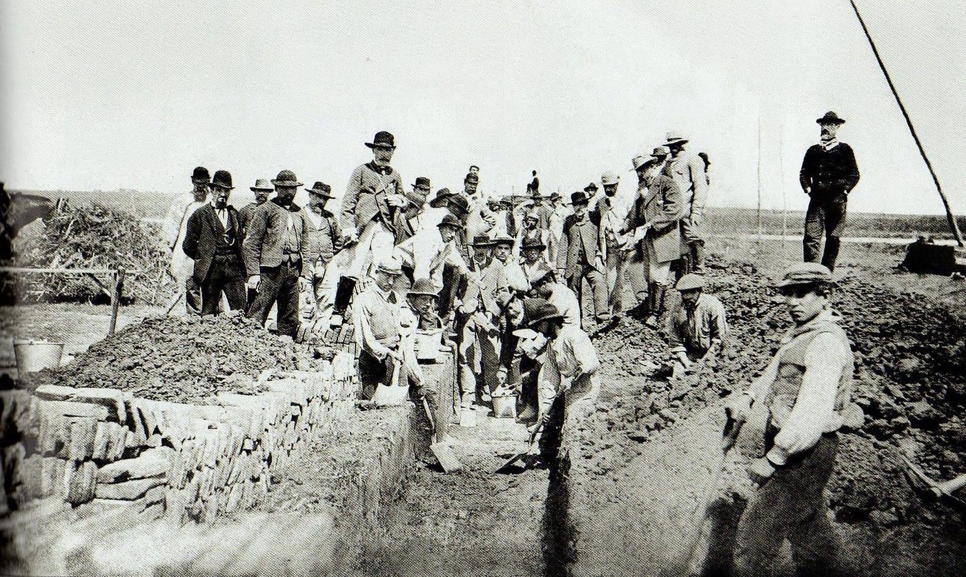 Excavación para la construcción de la casa de Gobierno y sorpresa: cementerio aborigen en pleno centro.