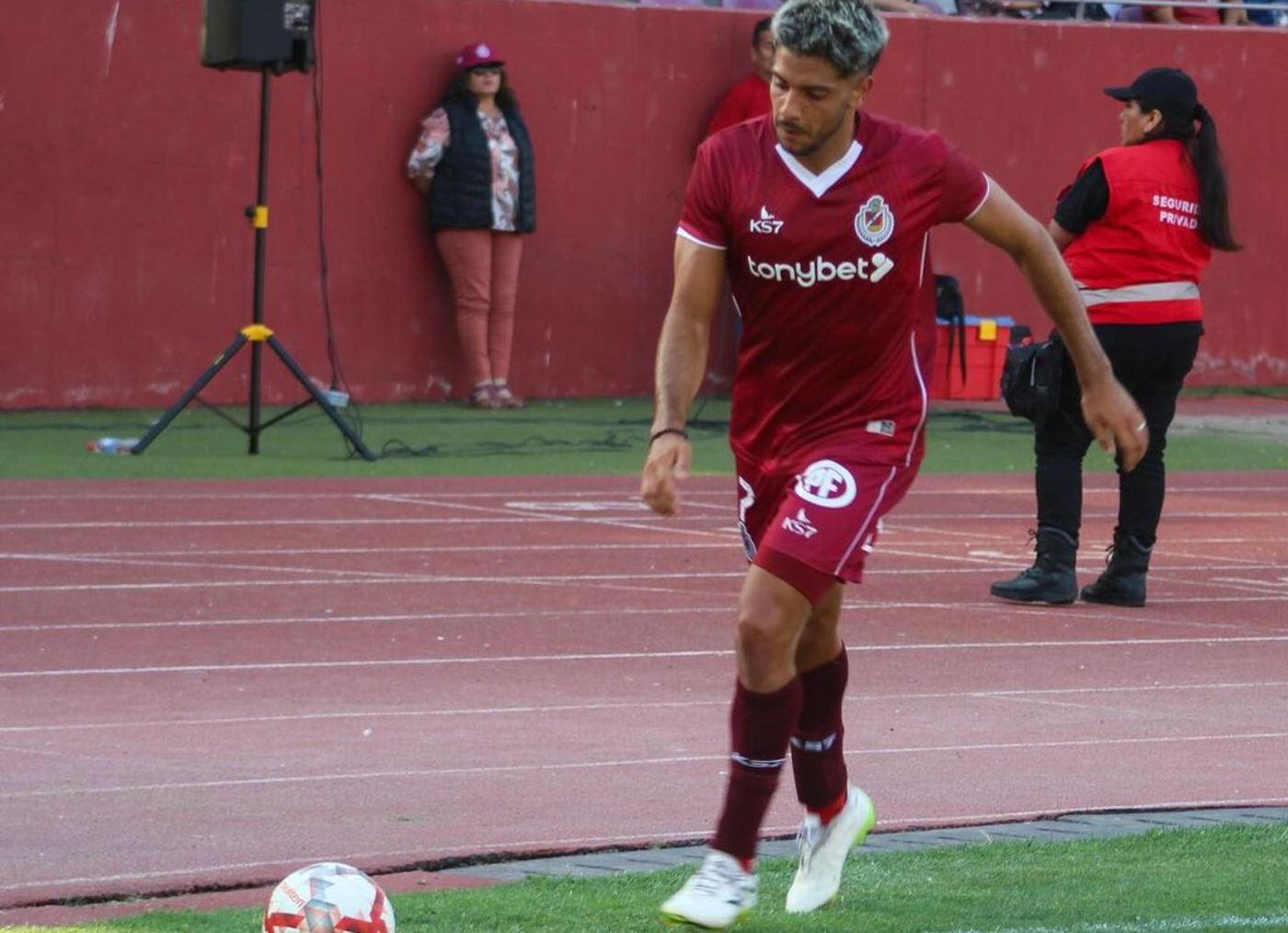 Deian Verón se recupera de su lesión en Estudiantes Deian Verón se recupera de su lesión en Estudiantes