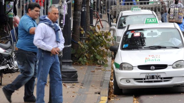 avanza el acuerdo para subir la tarifa de los taxis: ¿cuanto costaran la ficha y la bajada de bandera?