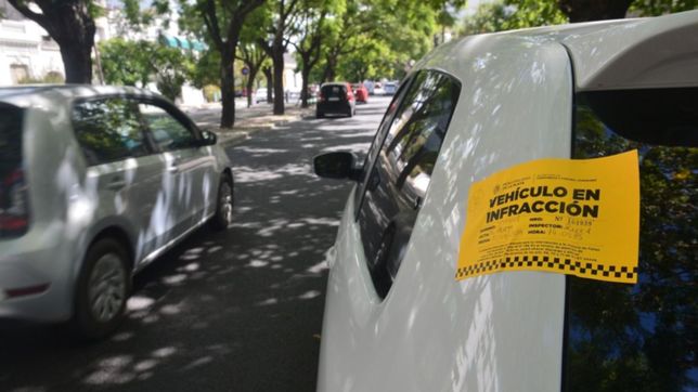 ya no se puede estacionar en diagonal 73 y hubo un festival de multas entre infractores
