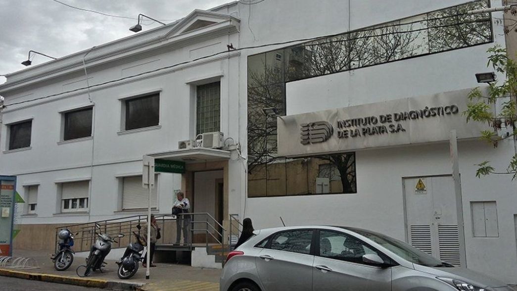 Tenía cáncer, la internaron en La Plata junto a una paciente con coronavirus y murió