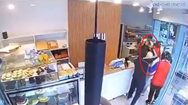 asi fue el violento ataque a una moza tras el robo en una cafeteria de la plata asi fue el violento ataque a una moza tras el robo en una cafeteria de la plata