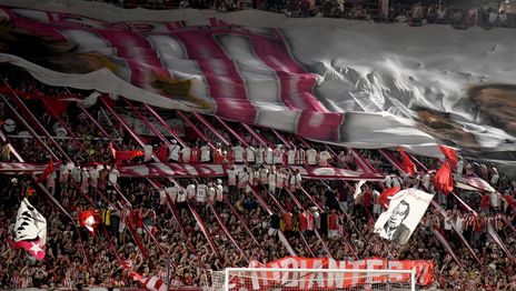 Hinchada de Estudiantes (1).jpg