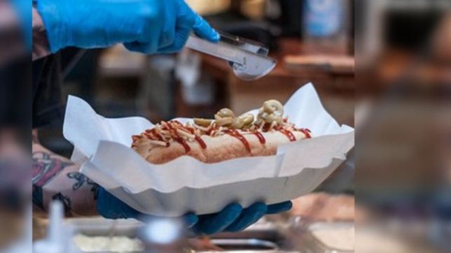 denuncian al dueno de un local de comidas en la plata por golpear ferozmente a un empleado
