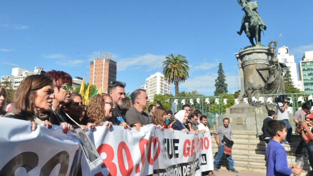 Arrojaron las cenizas de una Madre de Plaza de Mayo en plaza San Martín