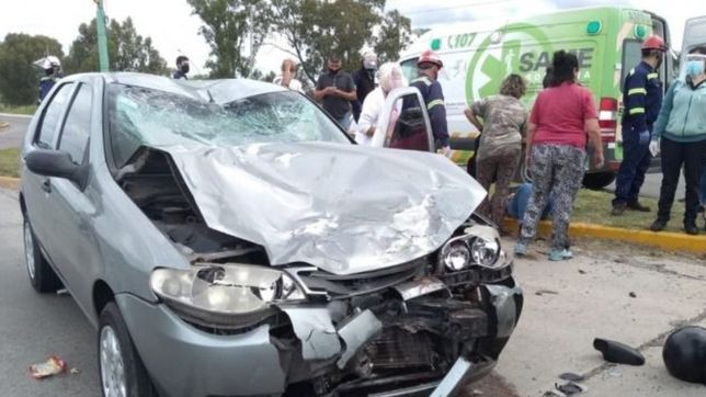dos personas resultaron heridas tras un impactante accidente en diagonal 74