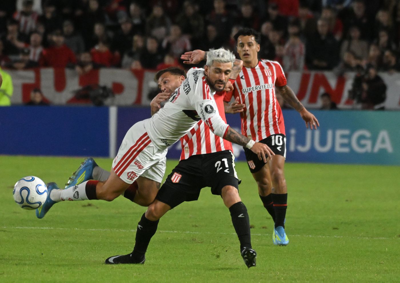 Estudiantes pierde frente a Flamengo. Estudiantes pierde frente a Flamengo.