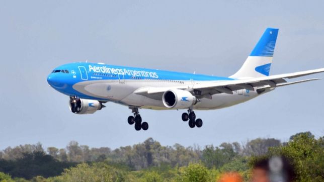 alerta y tension: doce heridos en un vuelo de aerolineas argentinas