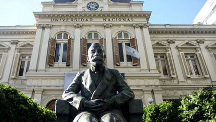 Con el fin de semana largo de por medio, ¿cuándo cobrarán los docentes de la UNLP?
