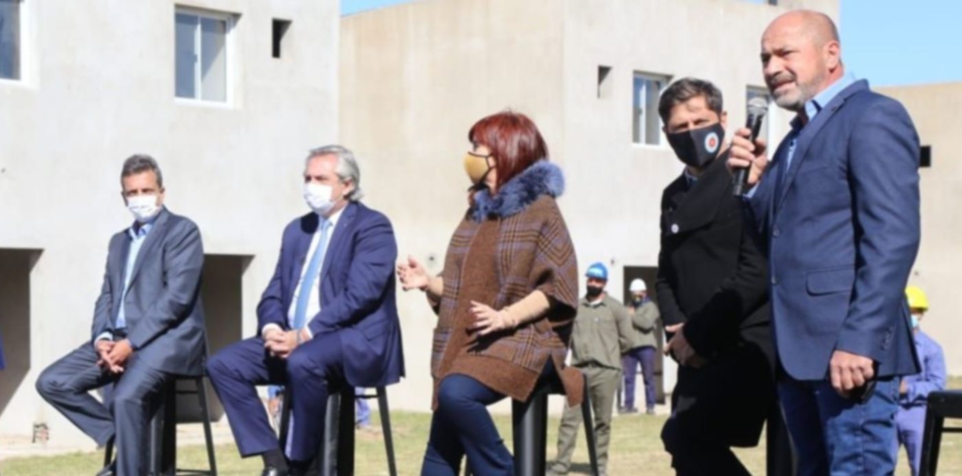 Mario Secco con Alberto Fernández Axel Kicillof Cristina Kirchner en acto en Ensenada
