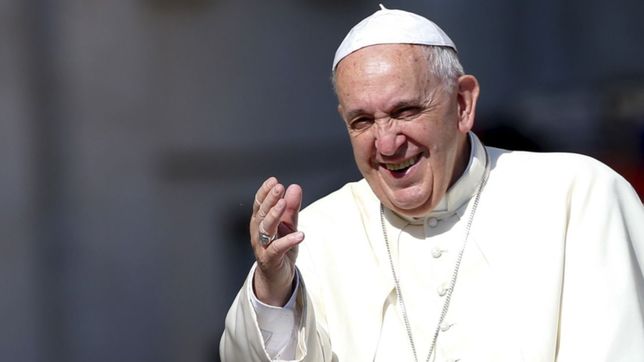 el papa francisco seguira internado varios dias por una infeccion pulmonar