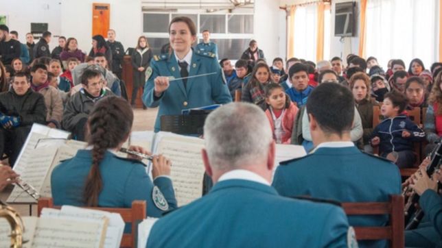 la banda del servicio penitenciario dio un nuevo recital sorpresa en la plata