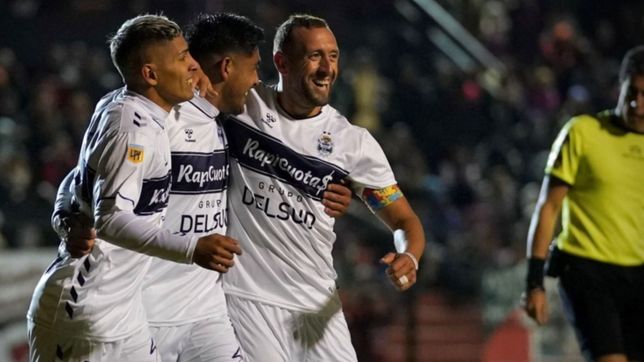 goleada historica y sueno de clasificacion para el lobo