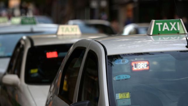 un sector de taxistas quiere que los autos cuenten con servicio de wifi