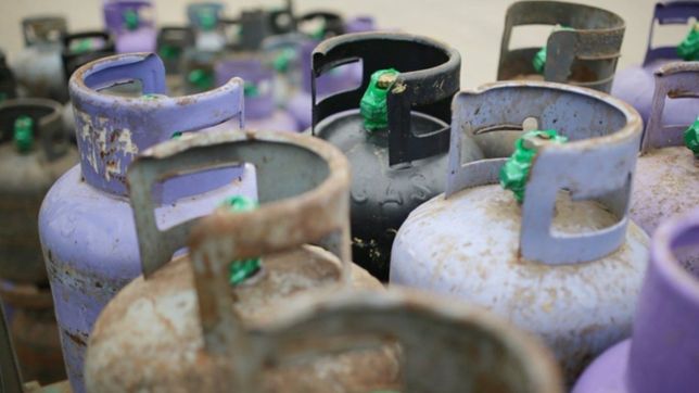 entraron armados a una casa, se quisieron llevar una garrafa de 10 kilos y los atraparon