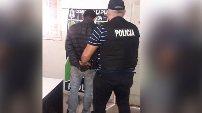 quiso desmantelar un auto quemado en barrio hipodromo, lo vio el dueno y termino preso