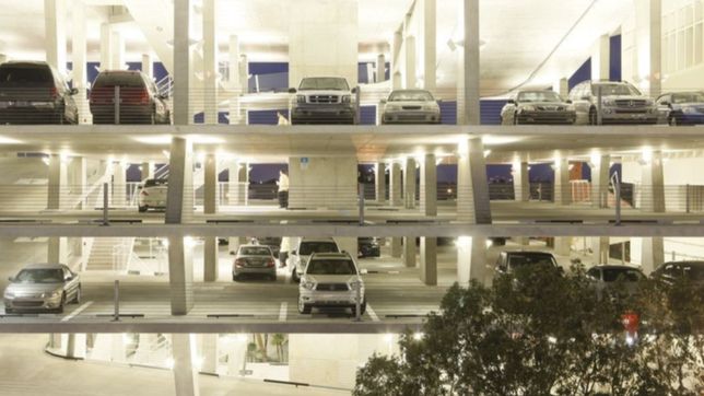 estacionamientos en altura, la opcion que analiza la comuna para descomprimir la ciudad