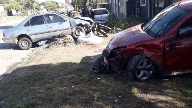 terrible choque en la plata: un hombre quedo herido y dos autos destrozados