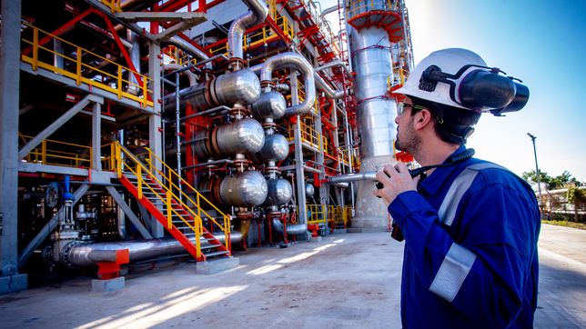 ypf apuesta fuerte al plan 4x4: el rol clave de la refineria la plata en su transformacion