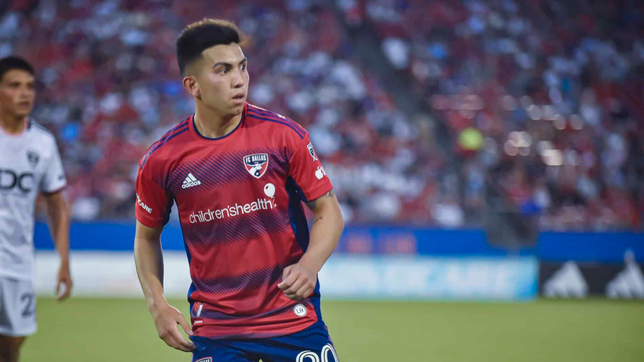 alan velasco, el nuevo deseo de estudiantes que foster gillett quiere cumplir