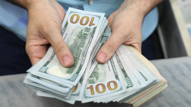 el dolar dio otro salto y cierra la semana con una tendencia al alza preocupante