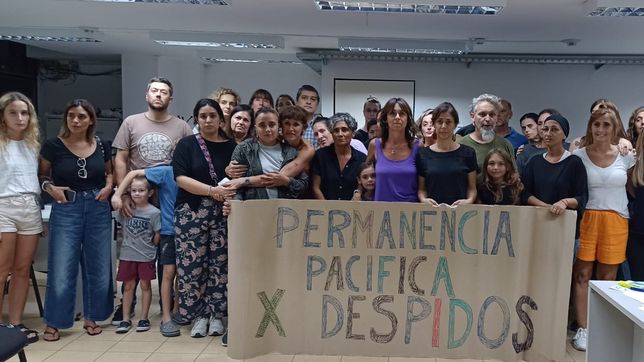 la ola de despidos masivos llego a la agencia territorial de la plata
