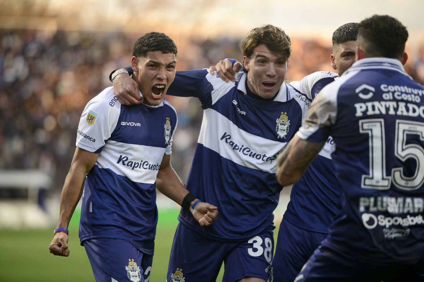 Gimnasia Atlético Tucumán Panaron festejo (2)