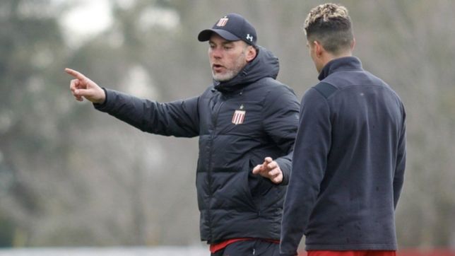estudiantes entreno y milito ya tiene en mente el equipo para jugar ante boca