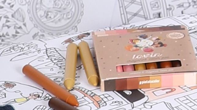 la historia detras de lovin, la original linea de crayones con una gama de colores piel